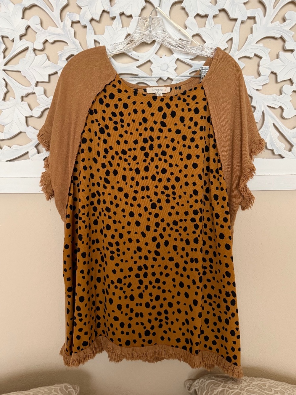 🌼 Umgee Women’s Tan Animal Print Short Sleeve Top with Fringe Plus Size 2X EUC